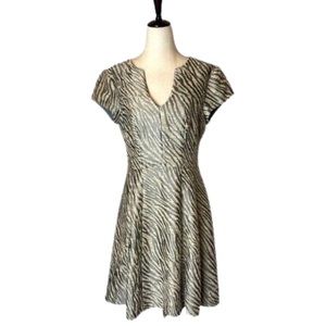 EUC- Nanette Lepore Silver & Cream Zebra Striped Split Neck Fit & Flare-…